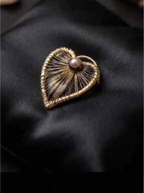 Marcel Boucher Vintage 1960 Gold Plated Wire Work  Heart Brooch